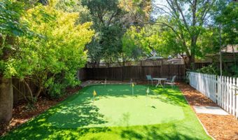 2318 S Hampton Cir, Santa Rosa, CA 95401