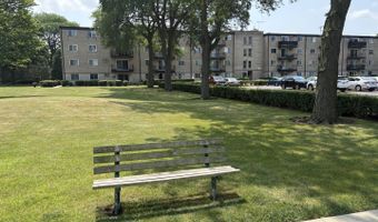 2424 E Oakton St 4F, Arlington Heights, IL 60004