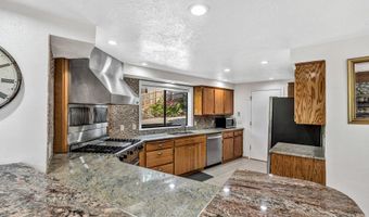 20333 S SWEETWOOD Ln, Oregon City, OR 97045