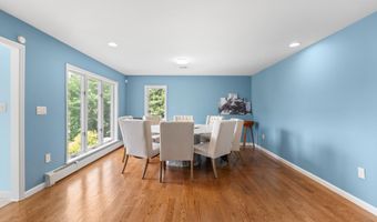 2262 Allenwood Rd, Allenwood, NJ 08720