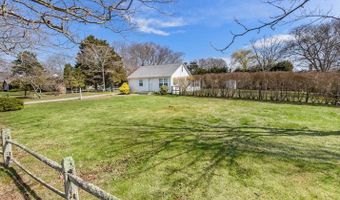 91 Hedges Ln, Amagansett, NY 11937