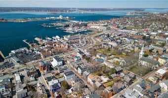 35 Pelham St A, Newport, RI 02840