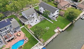 17 Norman Ave, Amityville, NY 11701