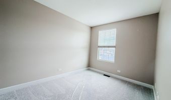 808 E Wing St, Arlington Heights, IL 60004