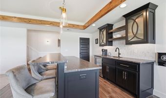 4261 Lakeshore Dr, Basehor, KS 66007
