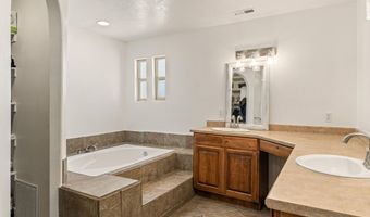 1892 N Golden Delicious Dr, Apple Valley, UT 84737