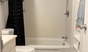 1300 ARMY NAVY Dr 816, Arlington, VA 22202