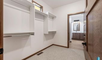 2308 E Brek St, Brandon, SD 57005