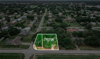312 S Lotela Ave, Avon Park, FL 33825