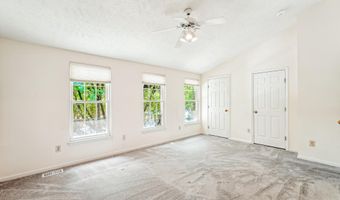 44049 FERNCLIFF Ter, Ashburn, VA 20147