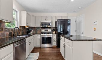 1097 Pebble Brook Dr, Columbus, OH 43240