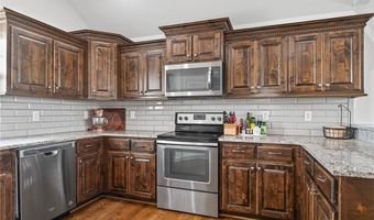 6994 141st St, Basehor, KS 66007
