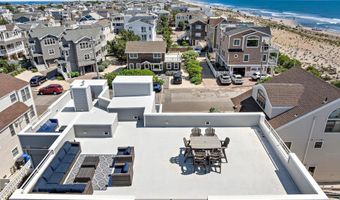 10 11TH St, Beach Haven, NJ 08008