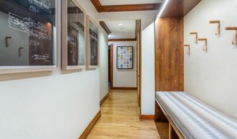 100 Bachelor Ridge Rd 3305, Avon, CO 81620