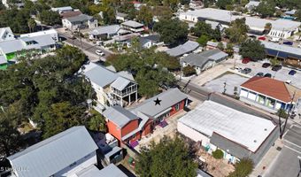 206 Main St, Bay St. Louis, MS 39520