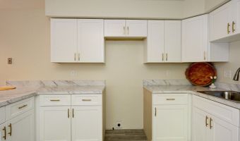 84 Founders Vlg 84, Clinton, CT 06413