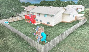 1201 Forrest Glenn Dr, Arkansas City, KS 67005
