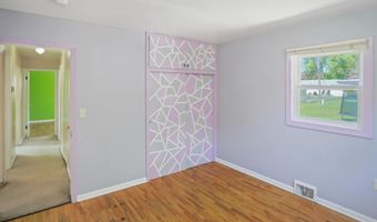 921 NE 9th Ave, Aberdeen, SD 57401