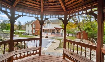 2558 Apple Ridge Ln, Amberley, OH 45236