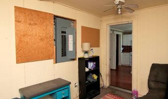 162 N Monroe St, Alderson, WV 24910