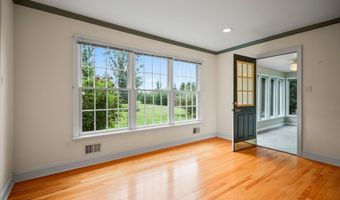151 S Main St, Allentown, NJ 08501