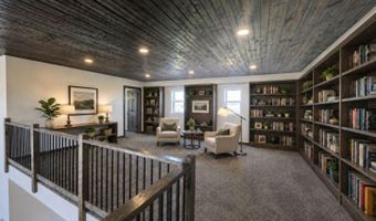 38515 129th St, Aberdeen, SD 57401
