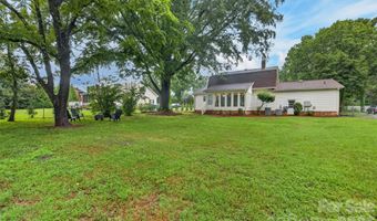 140 Raintree Rd, Advance, NC 27006