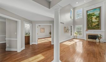 2086 Autumn Hill Dr, Ann Arbor, MI 48103