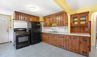 15 Rhodes Ave, East Providence, RI 02915