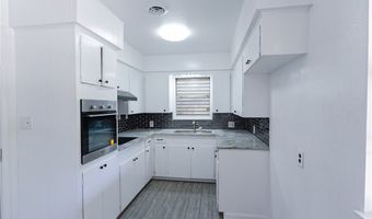1108 N Woodlawn Dr, Alice, TX 78332