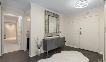 1405 E Central Rd 222C, Arlington Heights, IL 60005