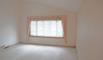 921 S Iowa Ave, Addison, IL 60101