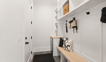 112 N HIGHLAND St, Arlington, VA 22201