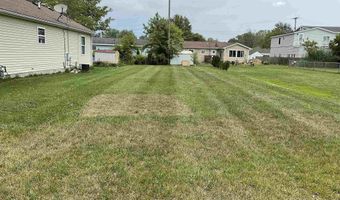 114 Roselawn St, Algonac, MI 48001