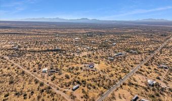 135 W Hawk Way, Amado, AZ 85645