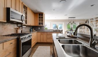 233 Wixon Ave, Aptos, CA 95003