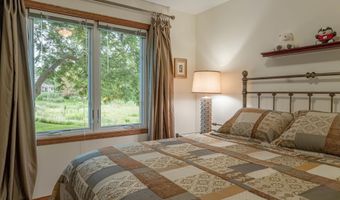 7549 W Village Crest Dr, Madison, WI 53719