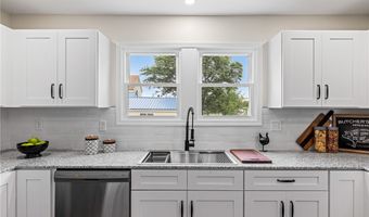 89 Center St, Evans, NY 14006