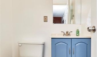 221 Braeshire Dr A, Ballwin, MO 63021