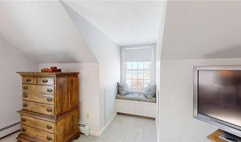 410 Wandsworth St, Narragansett, RI 02882