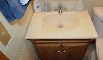 716 E Randolph St, Angola, IN 46703