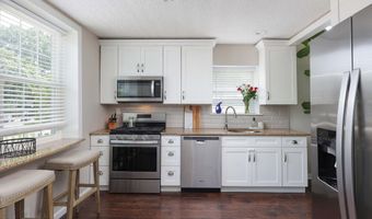 108 Bonnie Dr, Middletown, NJ 07748