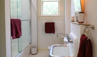 526 Academy St, Bainbridge, GA 39819