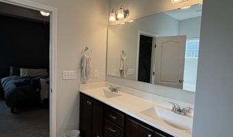 1375 Whitney Dr, Aberdeen, NC 28315