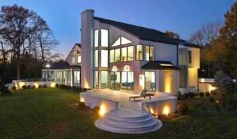 23 Rio Vista Dr, Alpine, NJ 07620