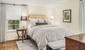 540 Rock Creek Dr, Ann Arbor, MI 48104