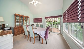 136 Thistle Pond Dr 136, Bloomfield, CT 06002