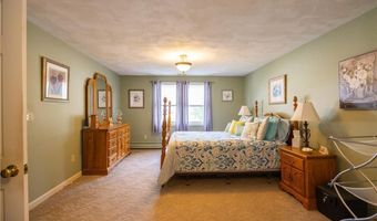 9 Patricia Dr, North Providence, RI 02904