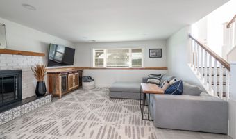 51 Mountain View Dr, Brookfield, CT 06804
