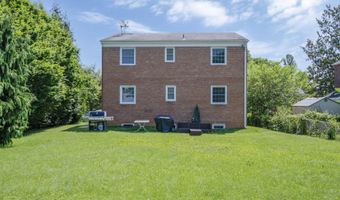 706 N CLEVELAND St, Arlington, VA 22201